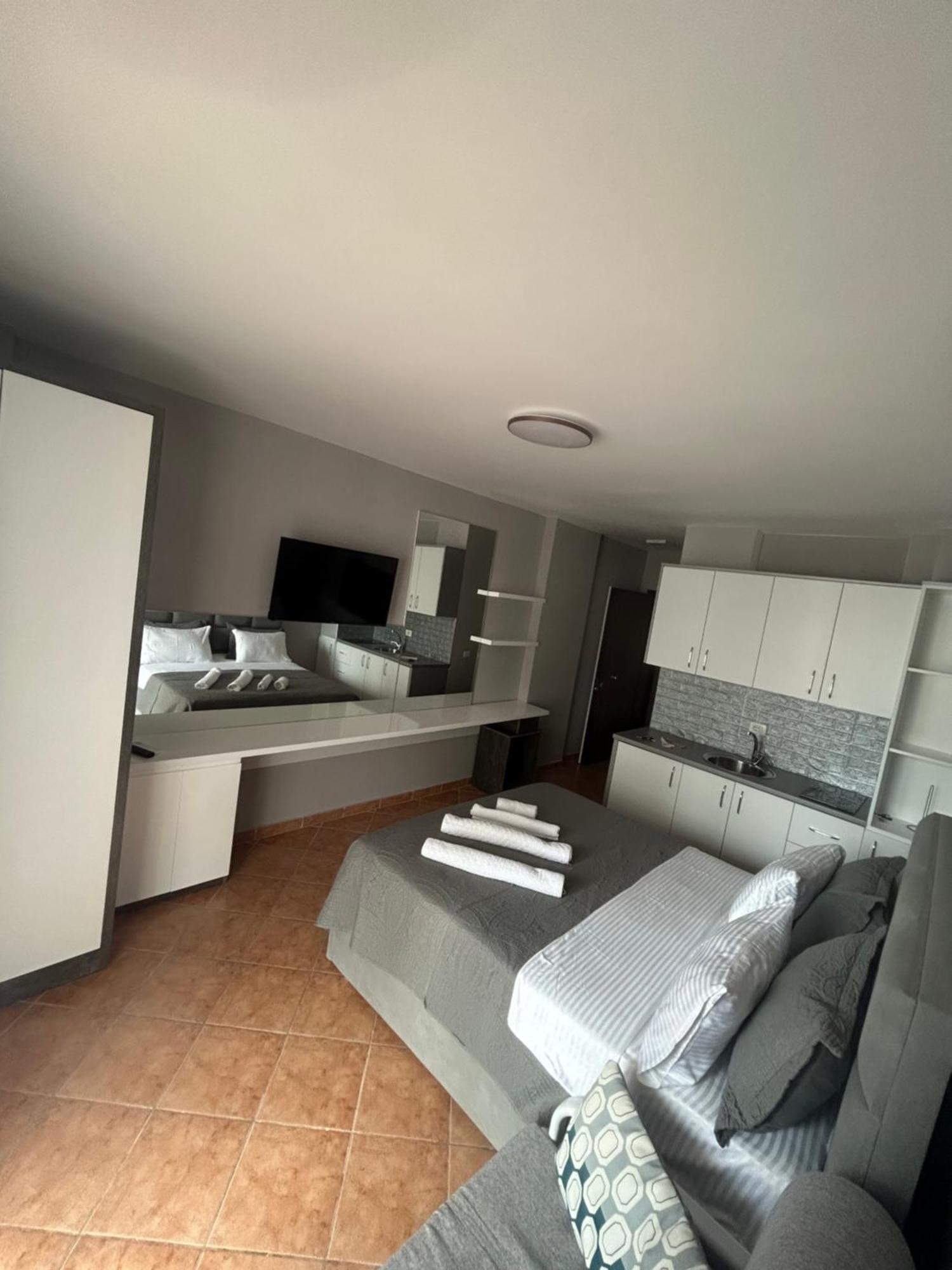 Apartament Raci Shëngjin
